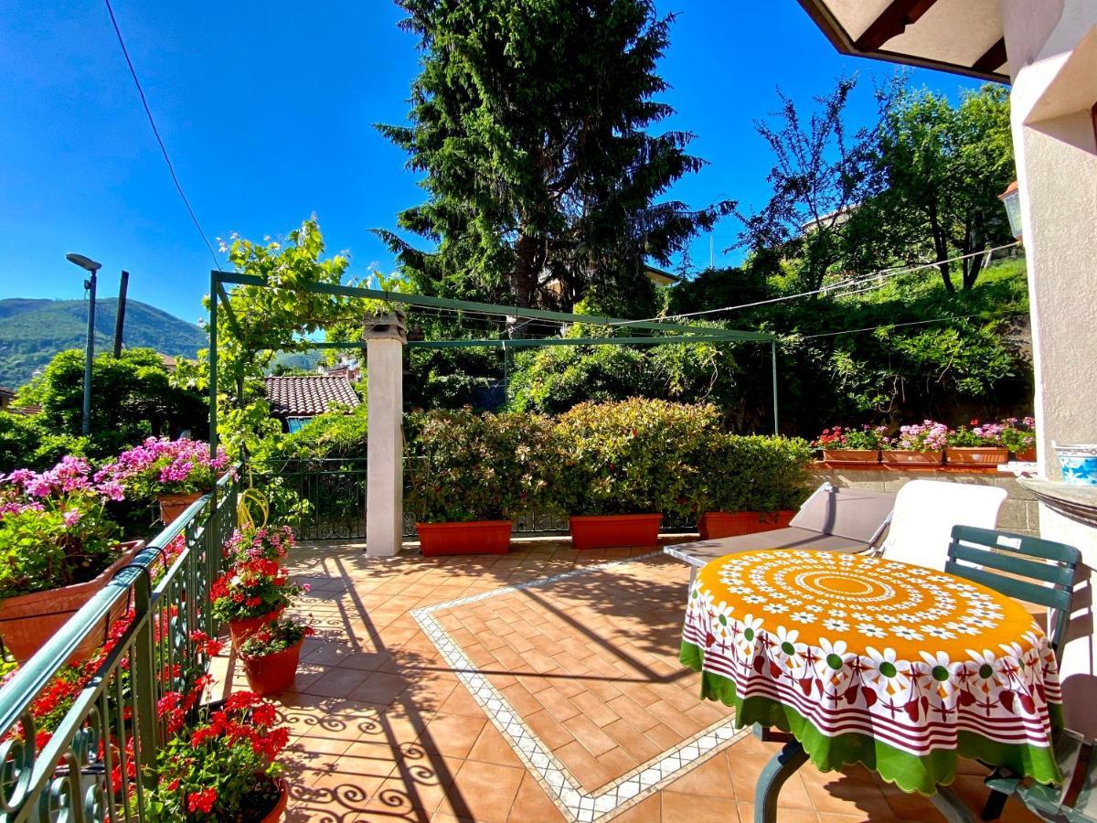 Bed and Breakfast Il Ritrovo Delle Volpi Аджерола Екстер'єр фото