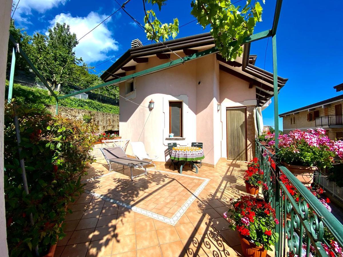Bed and Breakfast Il Ritrovo Delle Volpi Аджерола Екстер'єр фото