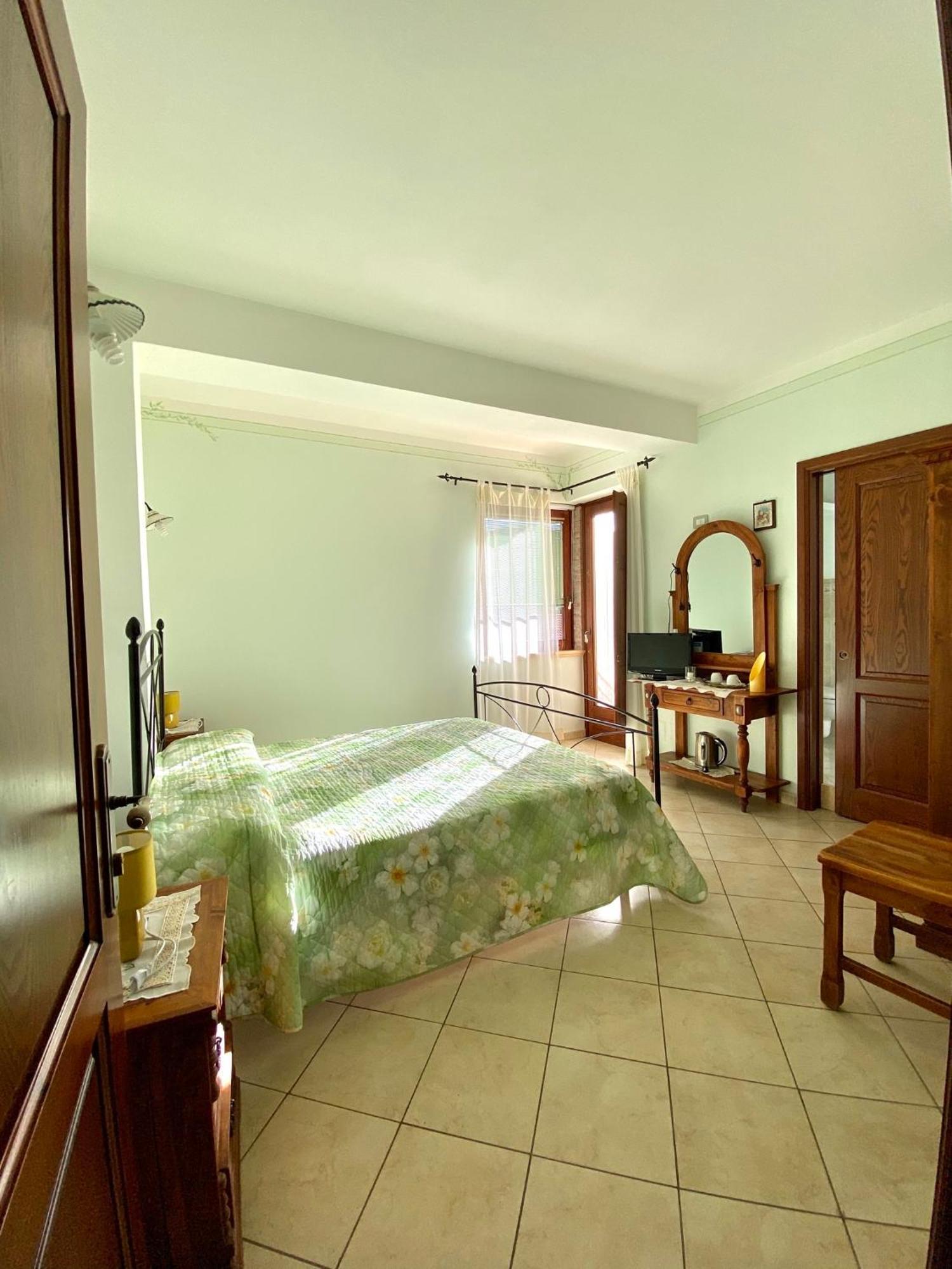 Bed and Breakfast Il Ritrovo Delle Volpi Аджерола Екстер'єр фото