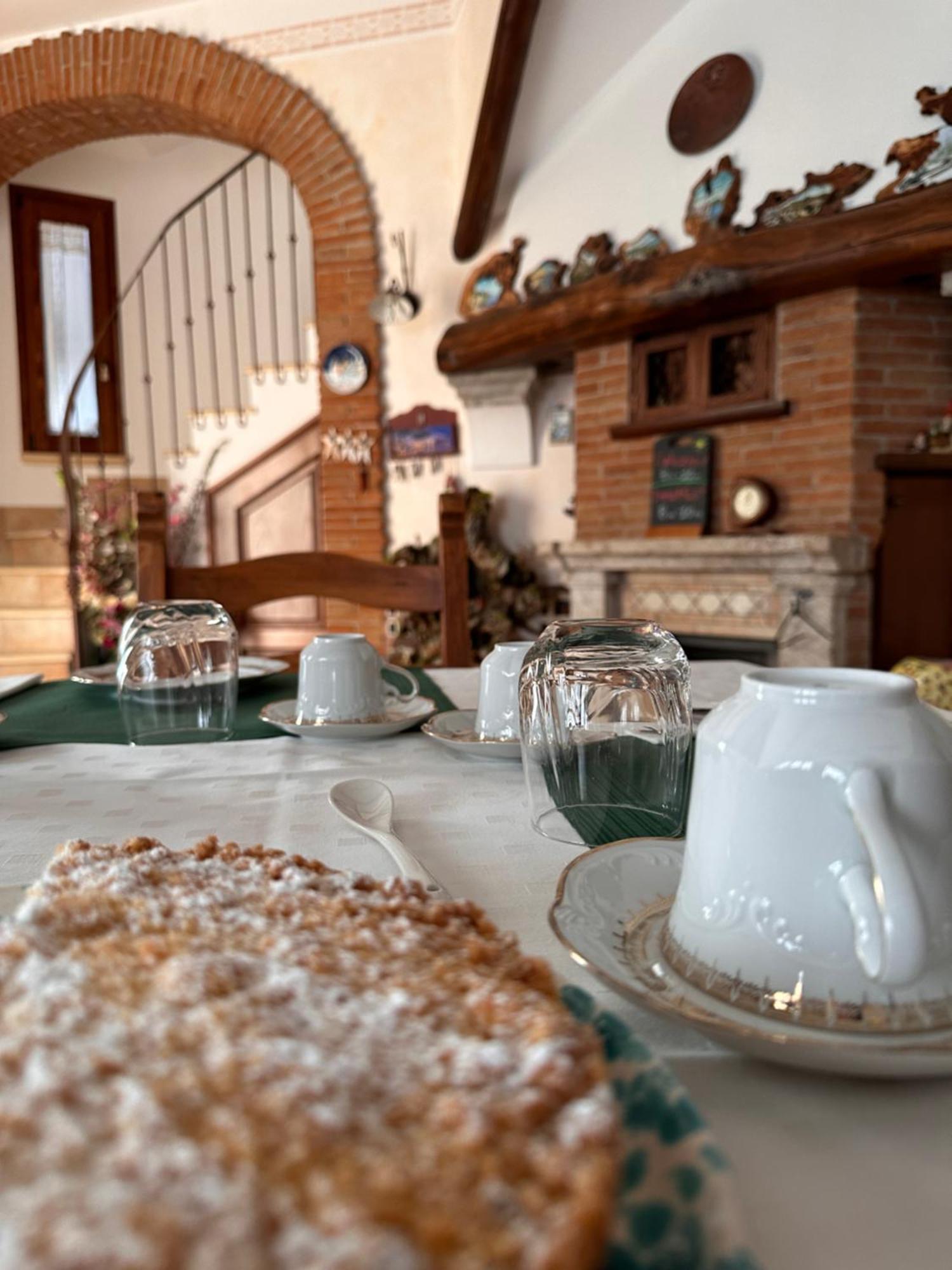 Bed and Breakfast Il Ritrovo Delle Volpi Аджерола Екстер'єр фото