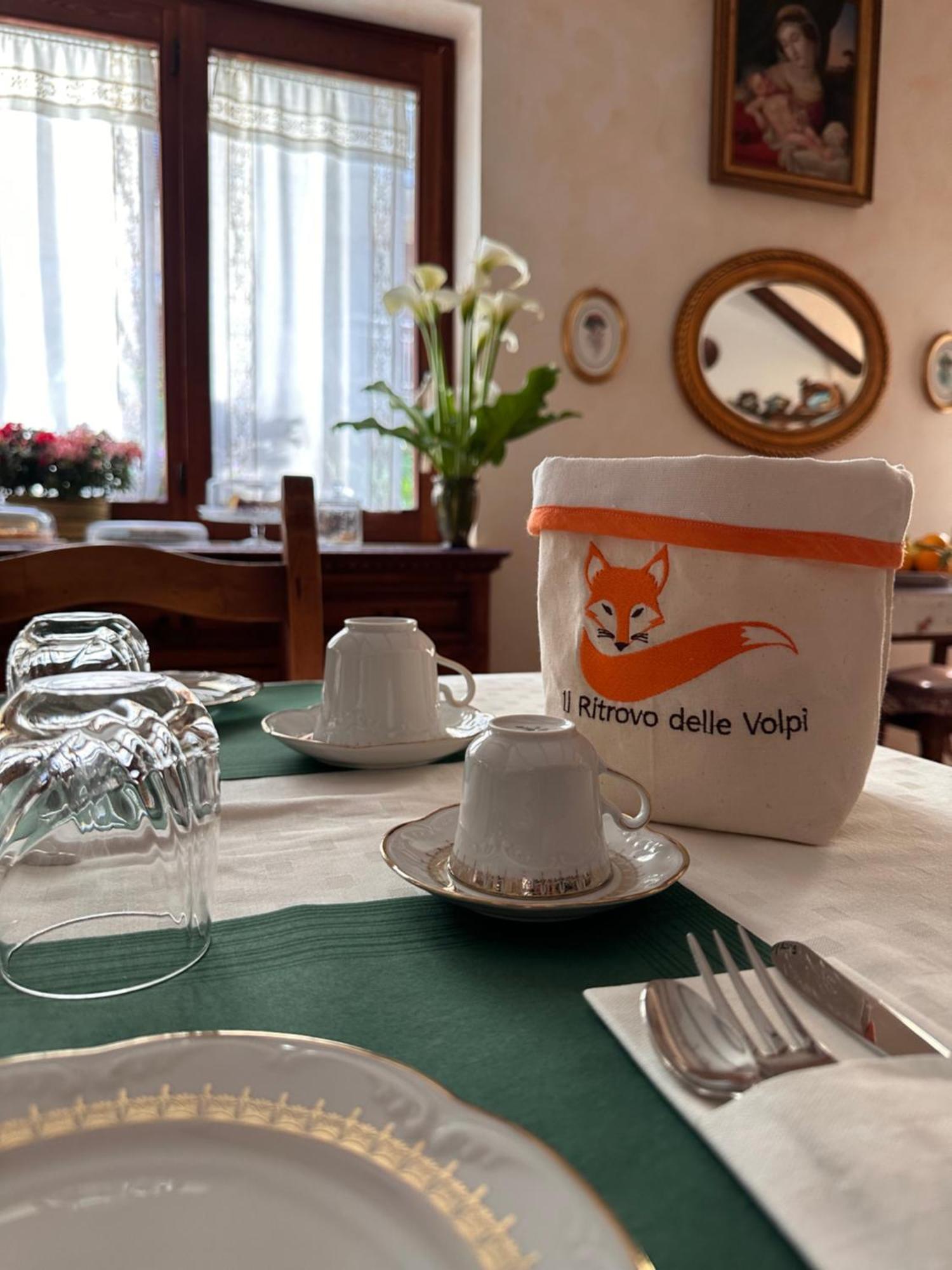 Bed and Breakfast Il Ritrovo Delle Volpi Аджерола Екстер'єр фото